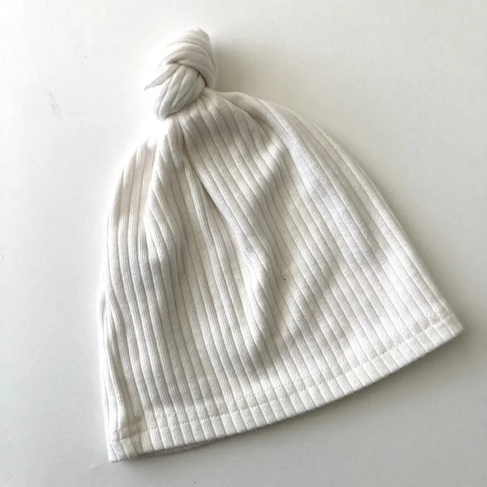 Buck & Baa Organic Cotton Ribbed Knotted Baby Hat - White - Newborn